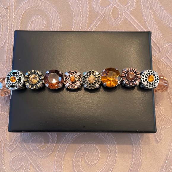 Avon Jewelry - 🆕 NIB AVON Mix & Stack Beaded Stretch Bracelet in Topaz